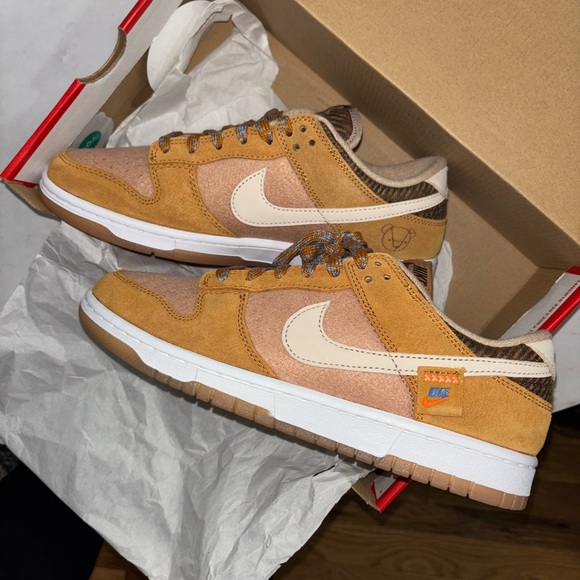 Brand new Teddy Bear Praline Nike dunks - Picture 3 of 3